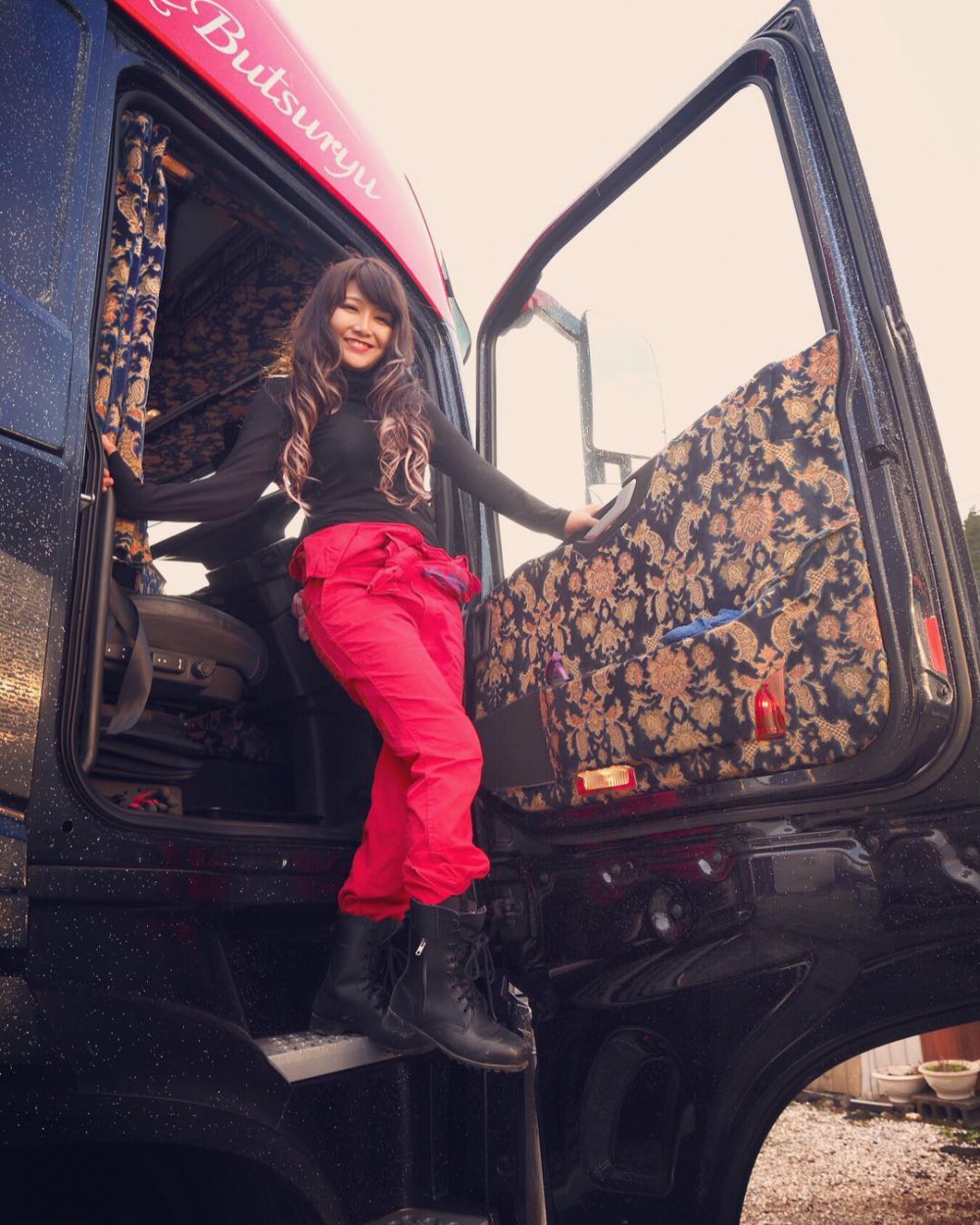 งานดีจริงๆ Rino Sasaki สาวขับรถบรรทุก ที่สวยที่สุดในประเทศญี่ปุ่น 15