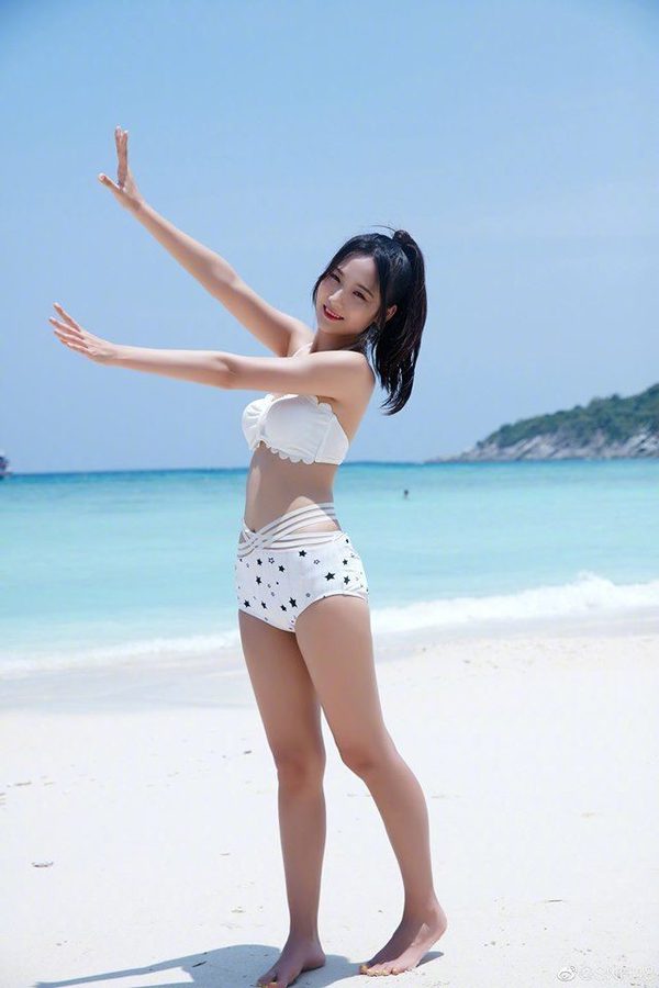 SNH48 กลุ่มเน็ตไอดอลสาวจากจีน อวดความเซ็กซี่ใสๆ ในชุดว่ายน้ำ...... 31