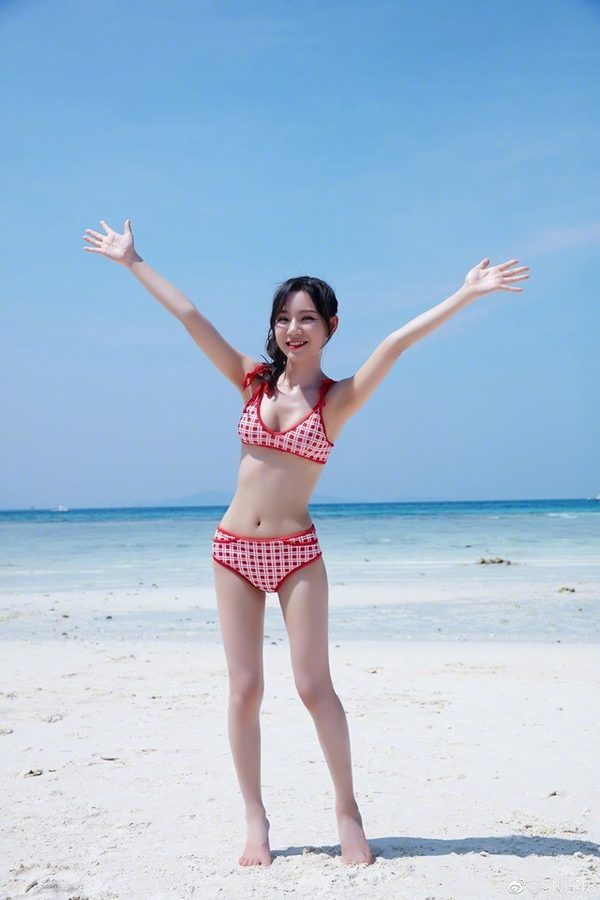 SNH48 กลุ่มเน็ตไอดอลสาวจากจีน อวดความเซ็กซี่ใสๆ ในชุดว่ายน้ำ...... 32