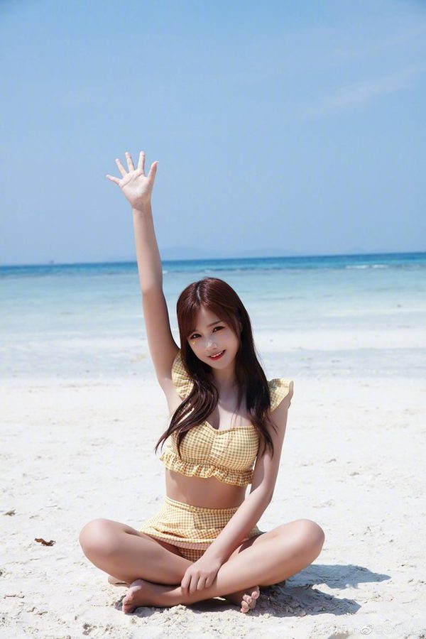 SNH48 กลุ่มเน็ตไอดอลสาวจากจีน อวดความเซ็กซี่ใสๆ ในชุดว่ายน้ำ...... 19